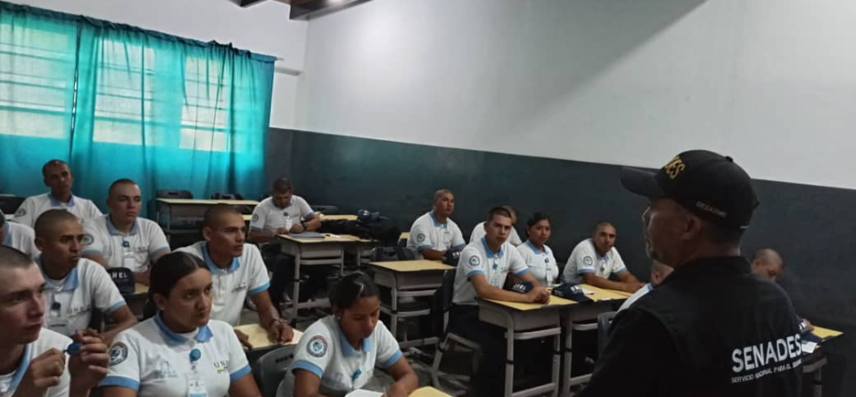 UNES REALIZA CONVERSATORIO SOBRE SANCIONES POR MAL USO DE ARMAS DE FUEGO EN MÉRIDA