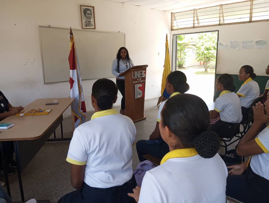 Imagen de ESTUDIANTES DE LA UNES CELEBRAN EL DÍA INTERNACIONAL DE LA MUJER EN EL FORO "OLGA LUZARDO" EN EL ESTADO MIRANDA