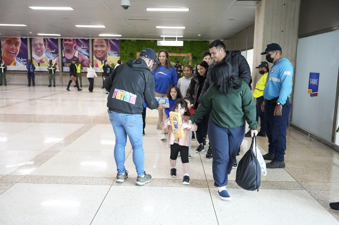 Imagen de MÁS DE 260 VENEZOLANOS REGRESAN DESDE ESTADOS UNIDOS EN UN NUEVO VUELO DE VUELTA A LA PATRIA