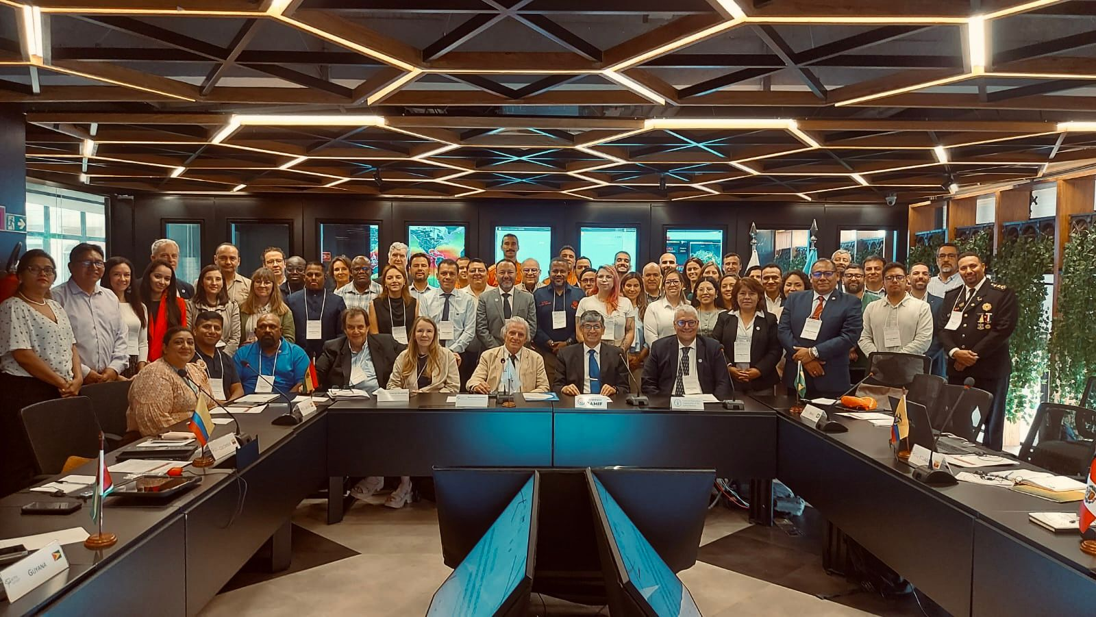 Imagen de DELEGACIÓN VENEZOLANA PARTICIPA EN ENCUENTRO REGIONAL SOBRE INCENDIOS FORESTALES EN BRASIL