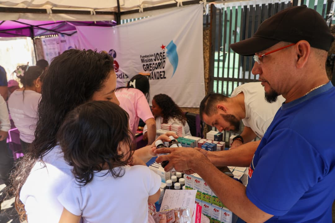 Imagen de PLAN ANTONIO JOSÉ DE SUCRE ATIENDE A COMUNIDAD DE JOSÉ FÉLIX RIBAS DE PETARE