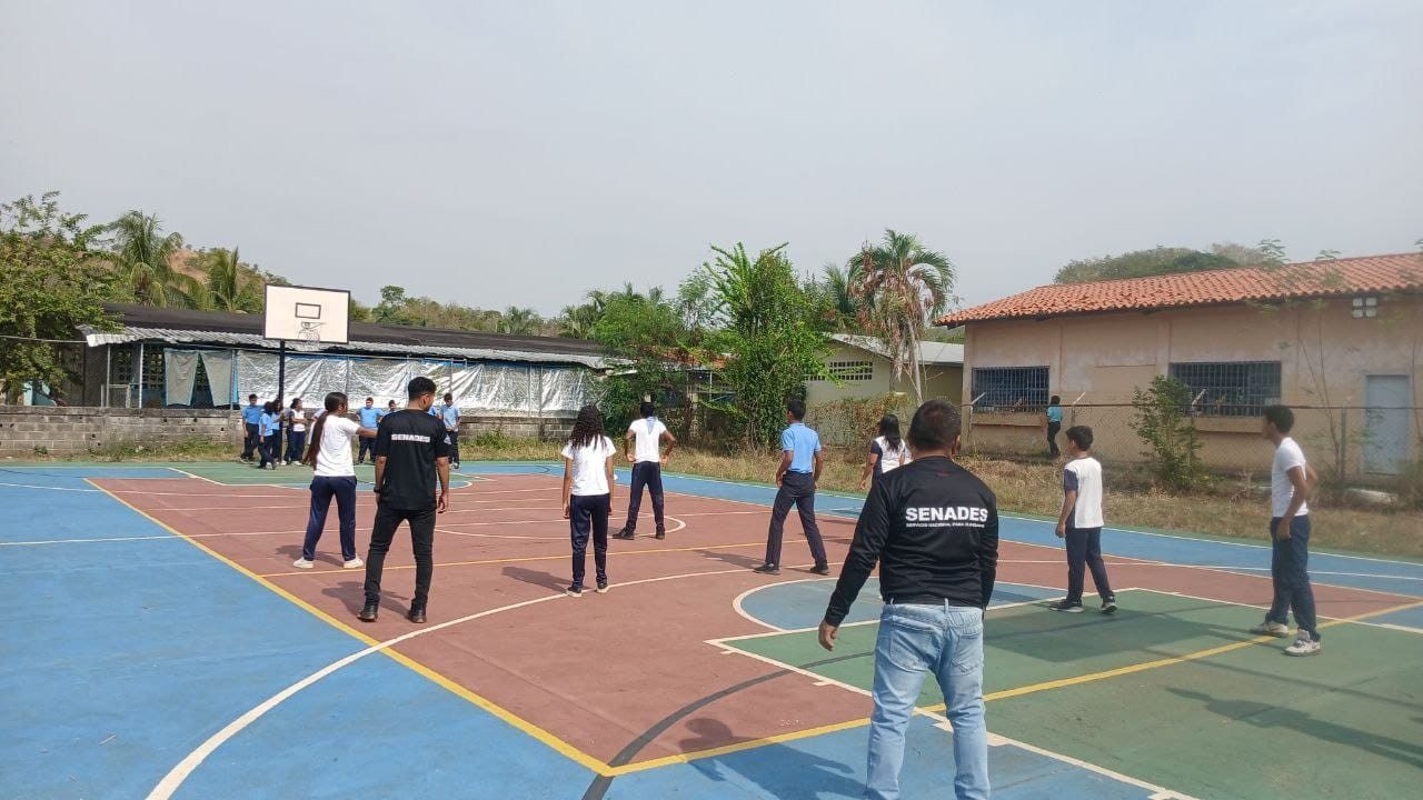 SENADES SENSIBILIZA A ESTUDIANTES Y ADULTOS SOBRE LA PREVENCIÓN DE LA VIOLENCIA ESCOLAR EN COJEDES