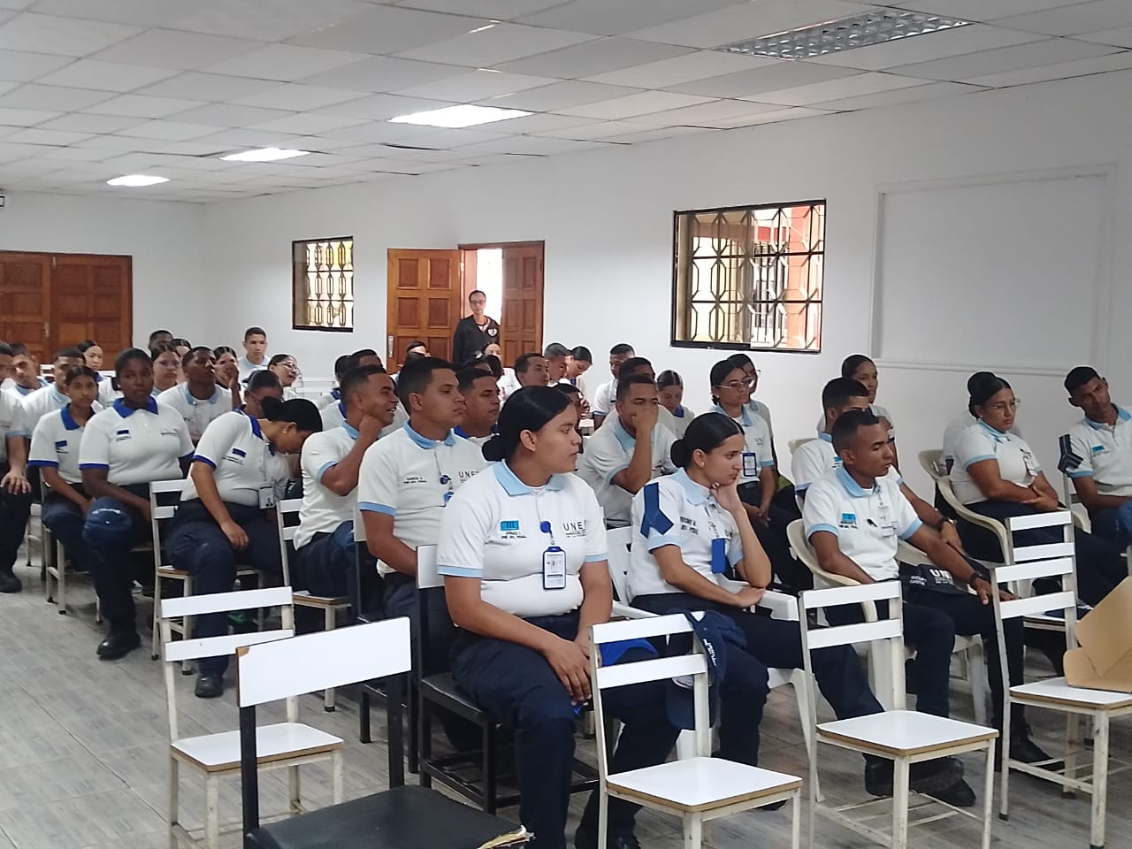 DIRECCIÓN DE ARMAS Y MUNICIONES DEL SENADES DICTA TALLER ESPECIALIZADO A FUTUROS OFICIALES DE LA UNES