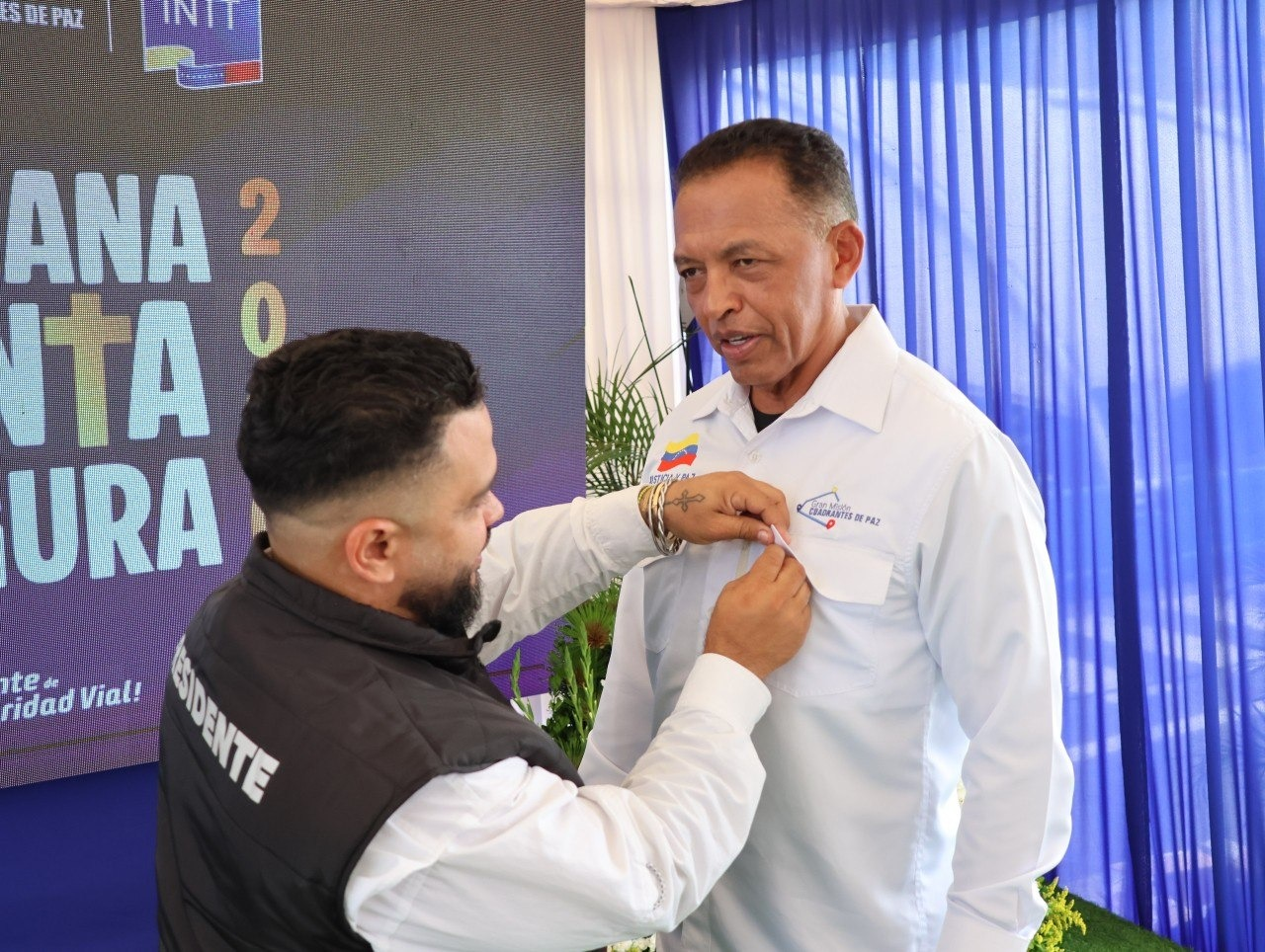 Imagen de UN TOTAL DE 1.600 TRABAJADORES DEL INTT SON CONDECORADOS POR GARANTIZAR LA SEGURIDAD VIAL EN SEMANA SANTA