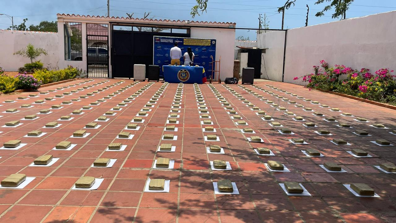 CPNB INCAUTA 137 KILOS DE MARIHUANA Y DESARTICULA RED DE TRÁFICO EN EL MUNICIPIO PÍRITU DEL ESTADO FALCÓN