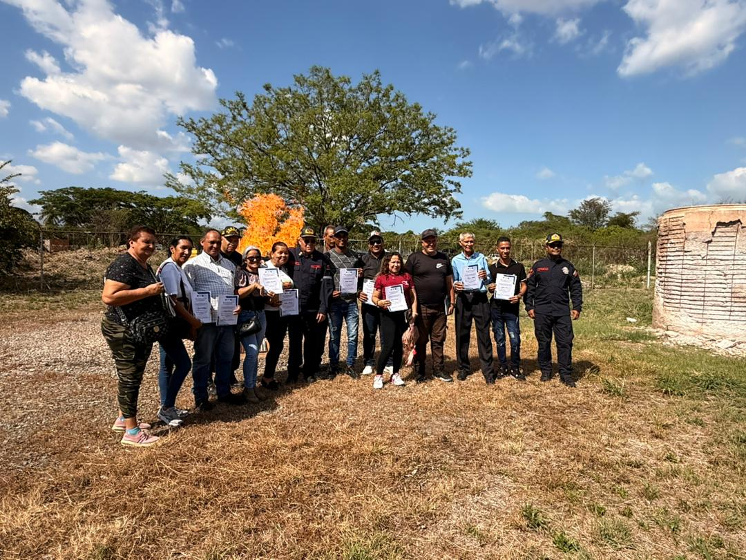 DGNB CAPACITAN AL PODER POPULAR Y A LA UNES EN PREVENCIÓN DE ACCIDENTES CON GLP