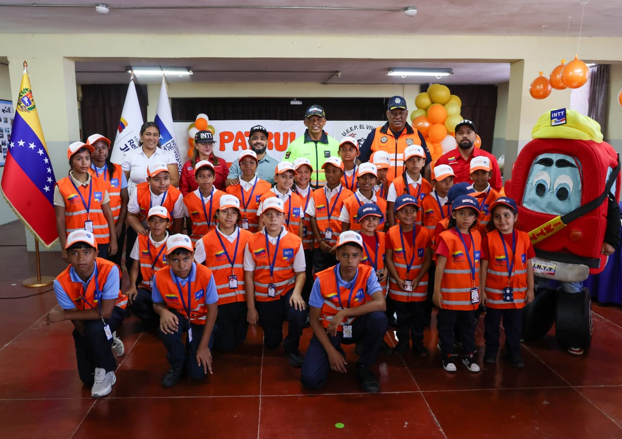 Imagen de PLAN "RESPETA TU RAYADO, NO TE RAYES" SUMA NUEVOS PATRULLEROS ESCOLARES EN EL JUNQUITO