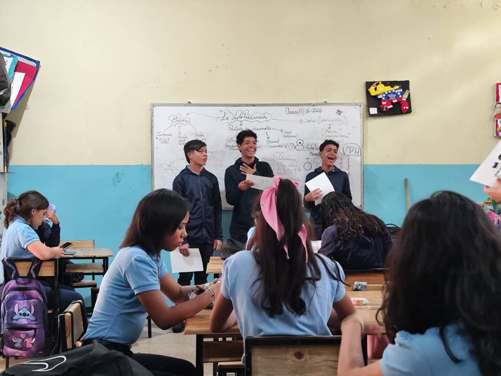 FUNDAPRET FORTALECE LA PREVENCIÓN EN JÓVENES CON ABORDAJE SOBRE PRESIÓN GRUPAL EN LA U.E.N. PEDRO FONTES