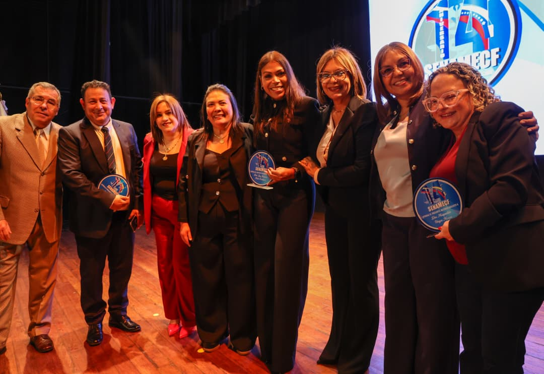 SENAMECF RINDE HOMENAJE A LOS FUNCIONARIOS CON ENTREGA DE RECONOCIMIENTOS EN SU XIV ANIVERSARIO