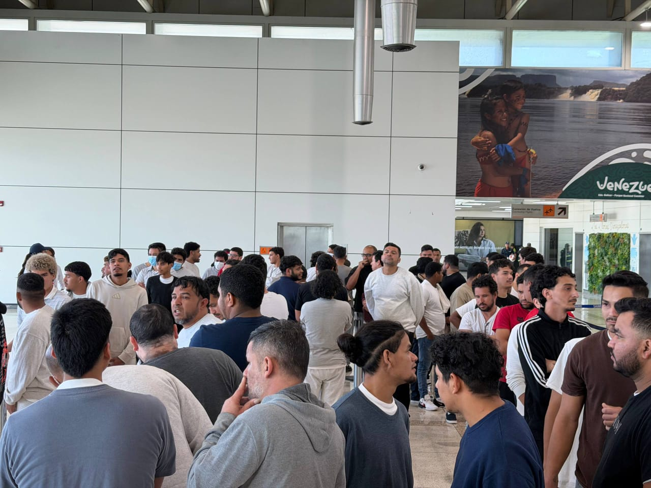 Imagen de GRAN MISIÓN VUELTA A LA PATRIA FACILITÓ EL RETORNO DE 121 MIGRANTES VENEZOLANOS DESDE EEUU