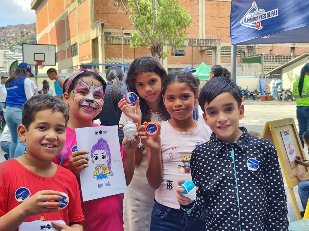 FUNDAPRET Y EL FRENTE PREVENTIVO LLEVAN COLOR, RISAS Y ALEGRÍA PREVENTIVA AL CAMPAMENTO TRANSITORIO DE SAN JUAN