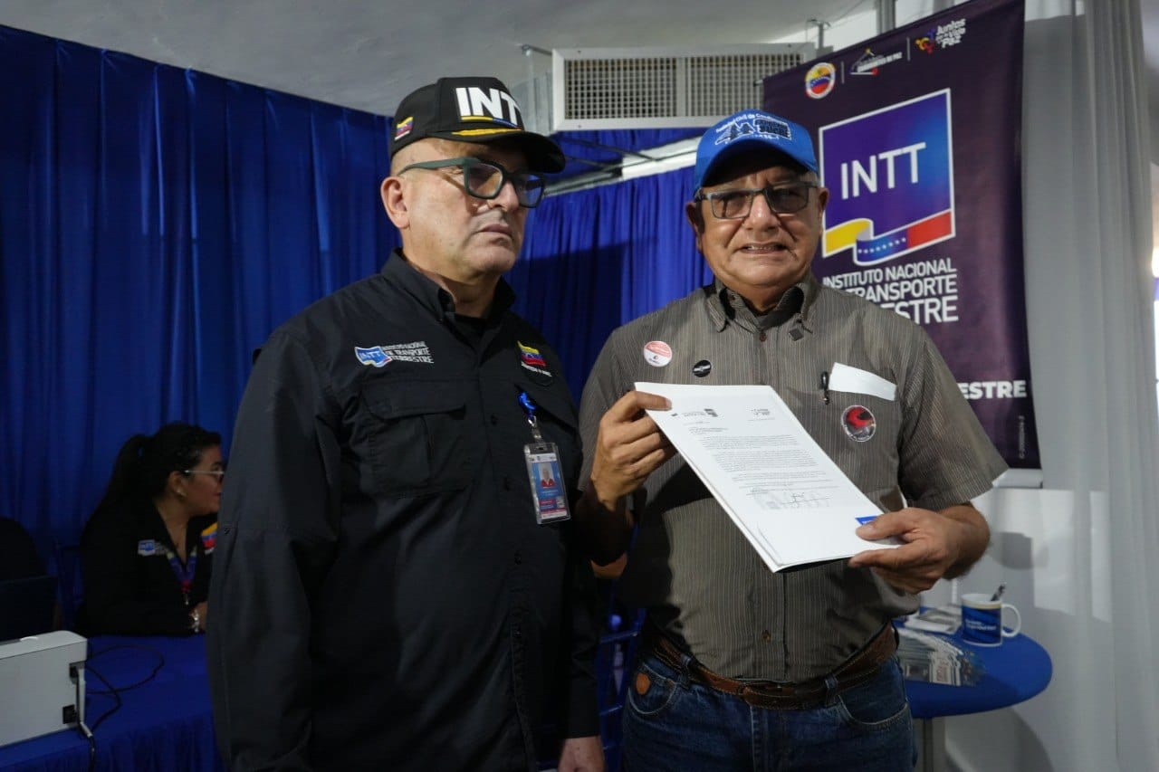 Imagen de USUARIOS DE LA EXPO ZULIA DESTACAN RAPIDEZ Y EFICIENCIA EN EL OPERATIVO DEL INTT