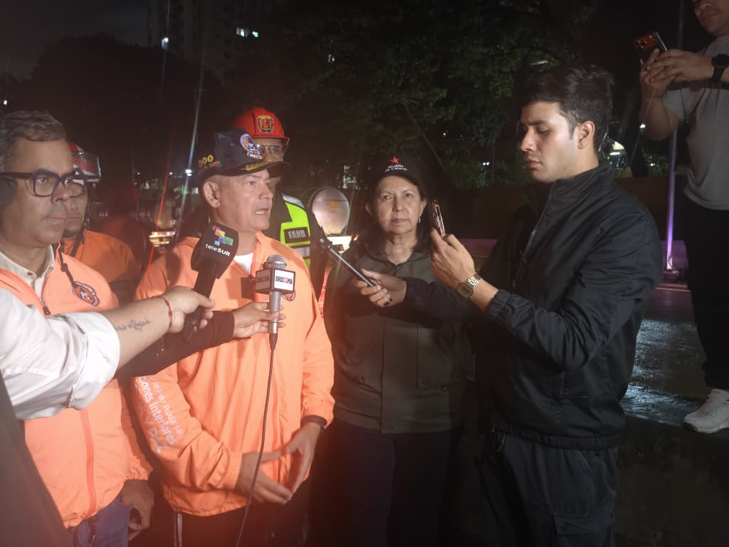 Imagen de VICEMINISTRO JUAN CARLOS OTI  LIDERA DESPLIEGUE DE ATENCIÓN Y LIMPIEZA EN CARACAS TRAS LAS PRECIPITACIONES
