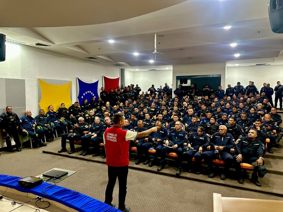 BOLÍVAR || SECGP CAPACITÓ A FUNCIONARIOS Y FUNCIONARIAS POLICIALES EN EL MUNICIPIO CARONÍ