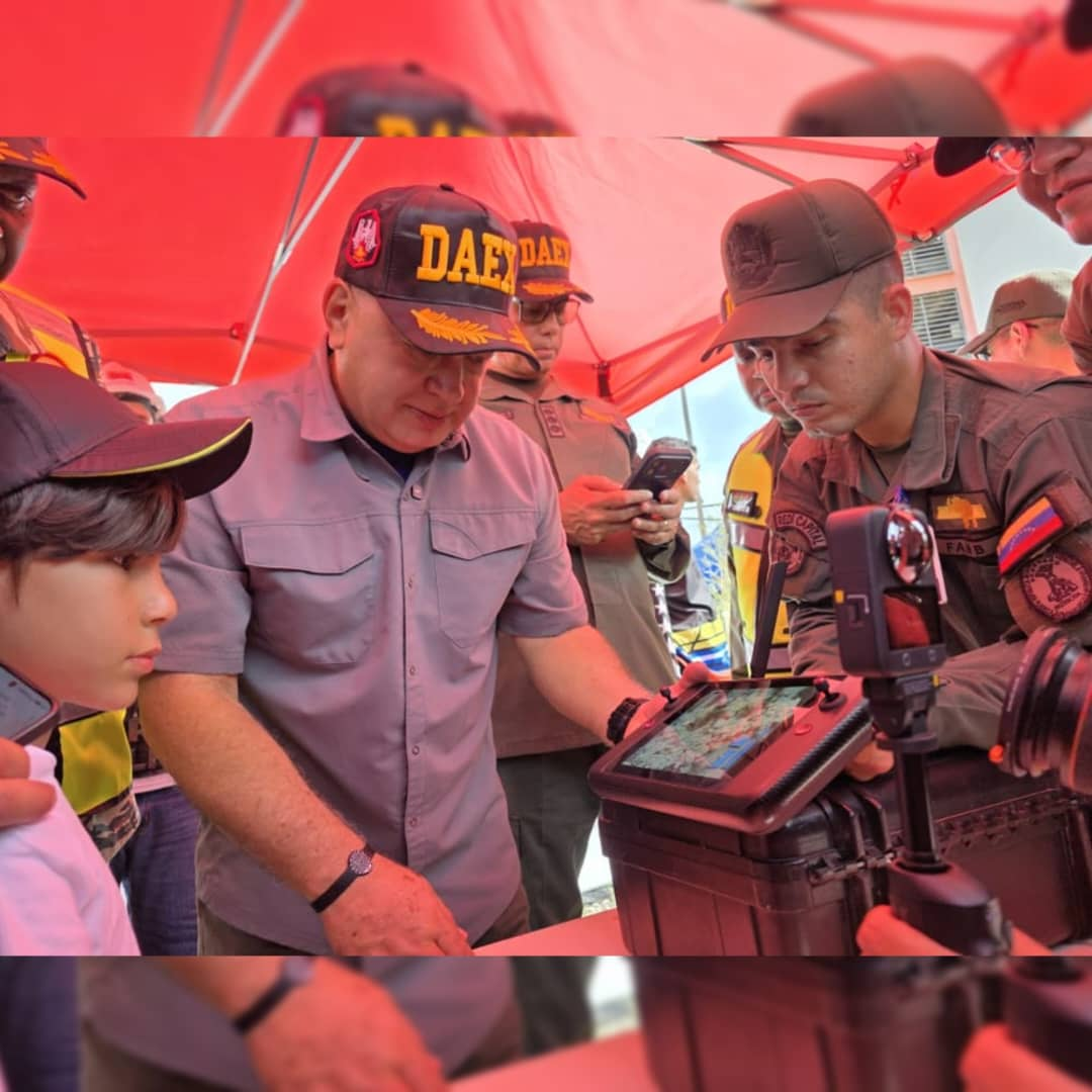 VICEPRESIDENTE DIOSDADO CABELLO SUPERVISA DEMOLICIÓN CONTROLADA SIMÚLTANEA DE DOS EDIFICIOS EN LA GUAIRA