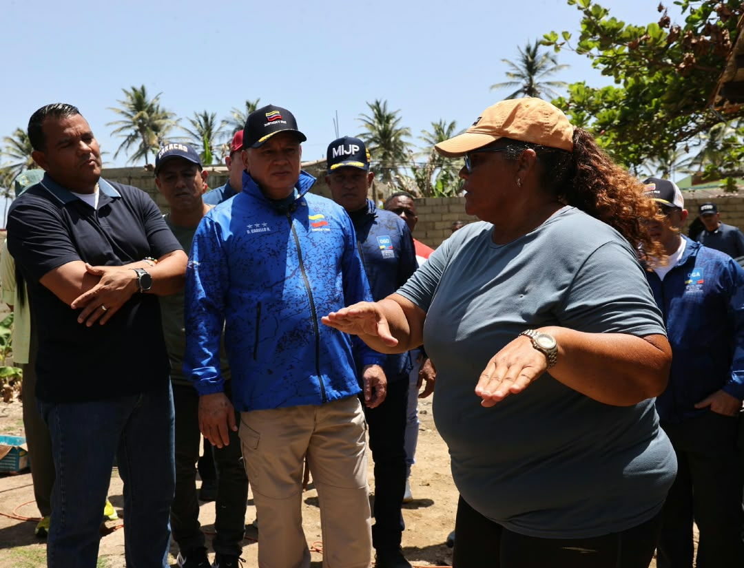 Imagen de GOBIERNO BOLIVARIANO EVALÚA DAÑOS Y ATIENDE A FAMILIAS AFECTADAS POR EL DOBLE SISMO EN FALCÓN