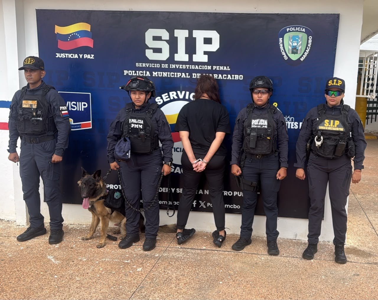 DETIENEN A UNA MUJER VIRALIZADA EN REDES POR AMEDRENTAR CIUDADANAS EN CENTROS COMERCIALES