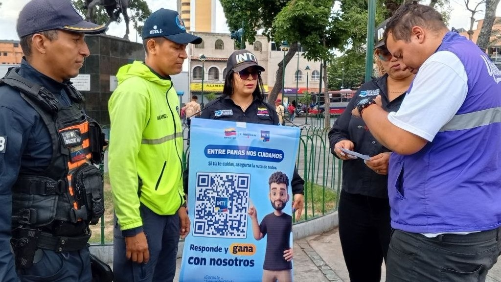 Imagen de INTT MANTIENE ACTIVA LA CAMPAÑA DE SEGURIDAD VIAL "ENTRE PANAS NOS CUIDAMOS"